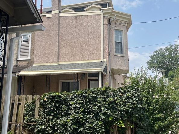 389 Conarroe Street, Philadelphia PA 19128