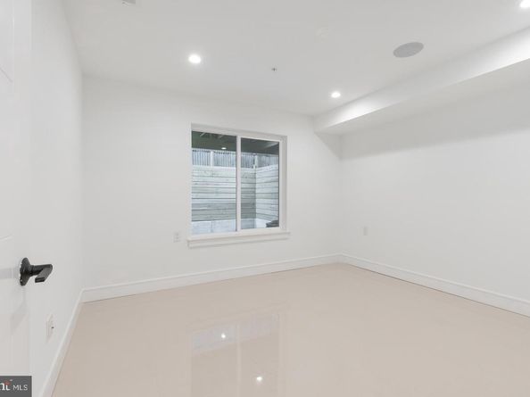 1111 E Dunton Street, Philadelphia PA 19123