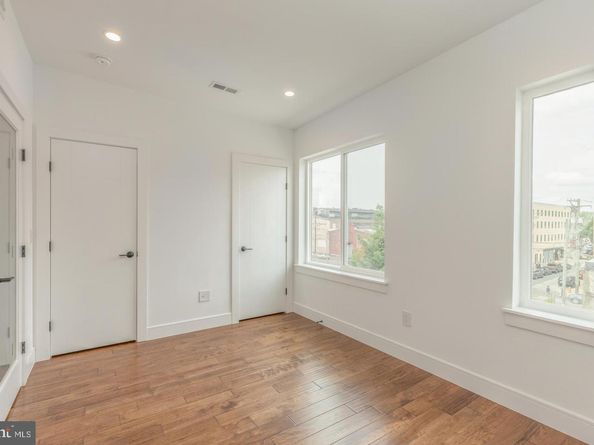 1111 E Dunton Street, Philadelphia PA 19123