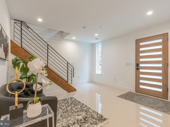 1111 E Dunton Street, Philadelphia PA 19123