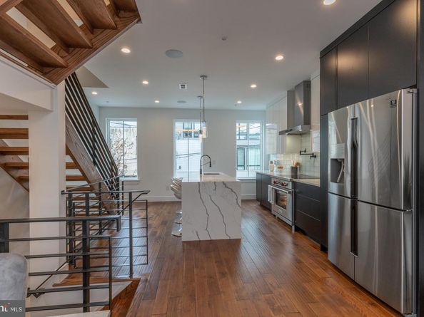 1111 E Dunton Street, Philadelphia PA 19123