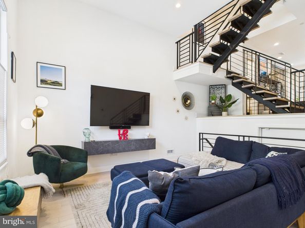 2323 Gaul, Philadelphia PA 19125