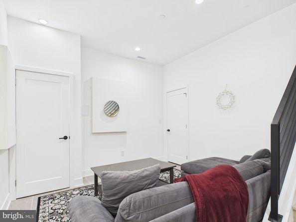 2323 Gaul, Philadelphia PA 19125