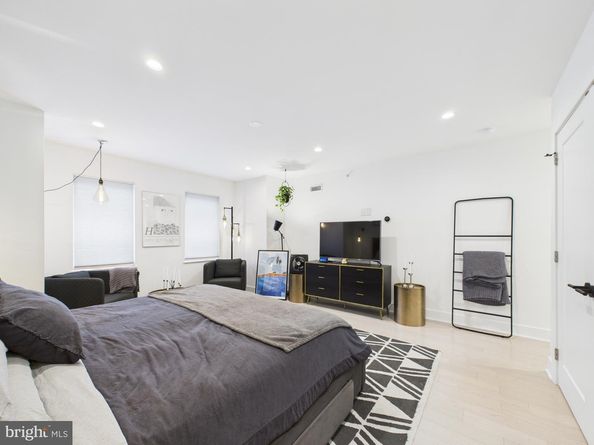 2323 Gaul, Philadelphia PA 19125