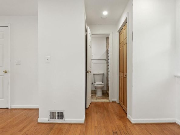 6911 Arlington, Falls Church VA 22042