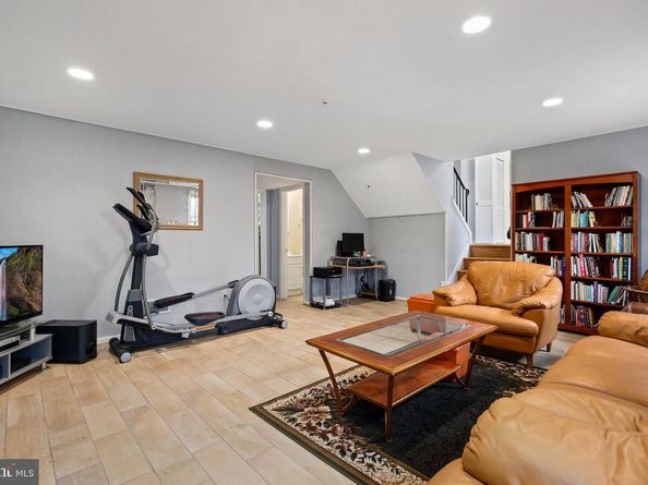 11905 Ambleside Drive, Potomac MD 20854