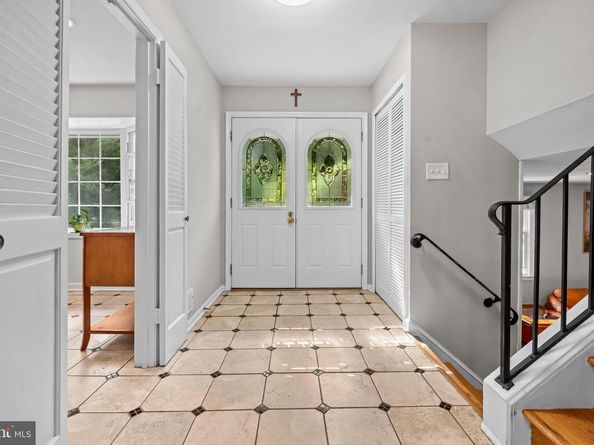11905 Ambleside Drive, Potomac MD 20854