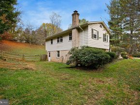 11905 Ambleside Drive, Potomac MD 20854