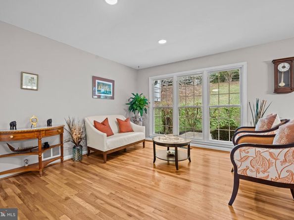 11905 Ambleside Drive, Potomac MD 20854