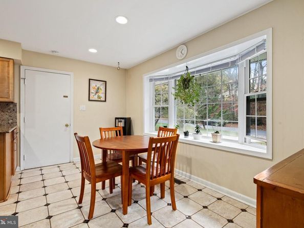 11905 Ambleside Drive, Potomac MD 20854