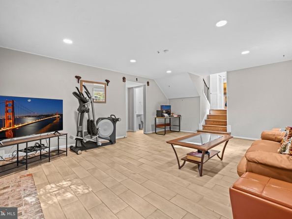 11905 Ambleside Drive, Potomac MD 20854