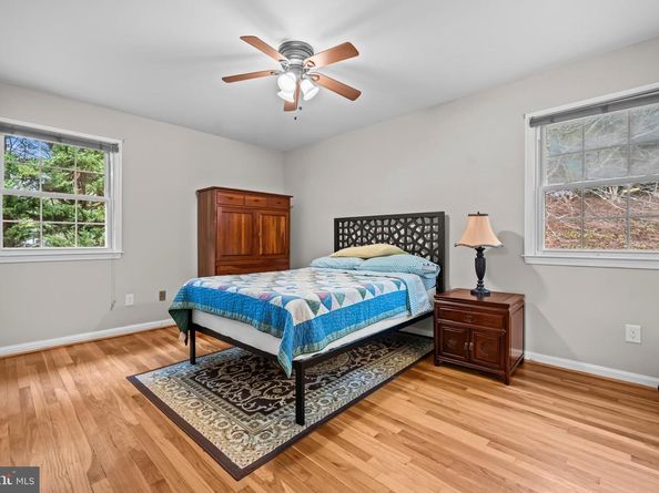 11905 Ambleside Drive, Potomac MD 20854