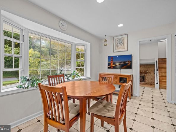 11905 Ambleside Drive, Potomac MD 20854