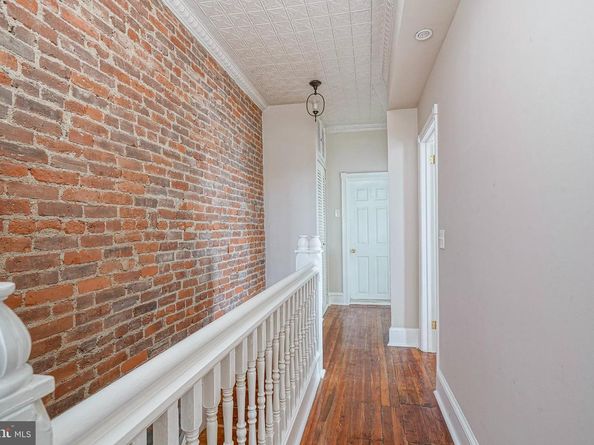 576 Hermitage Street, Philadelphia PA 19128
