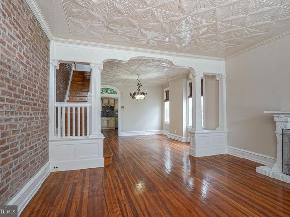 576 Hermitage Street, Philadelphia PA 19128