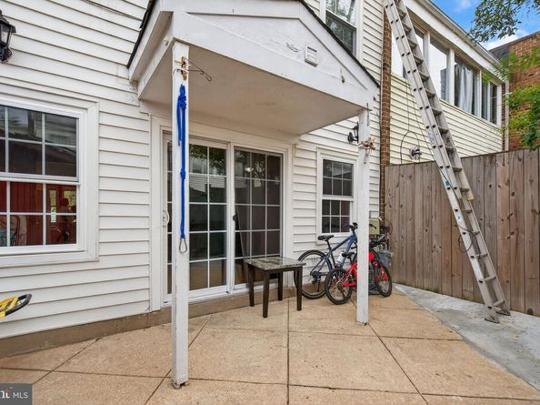 1232 Wilshire Drive, Herndon VA 20170