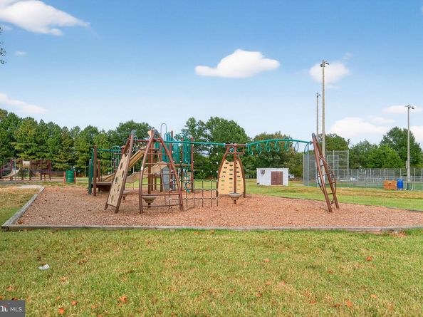 1232 Wilshire Drive, Herndon VA 20170