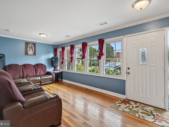 1232 Wilshire Drive, Herndon VA 20170