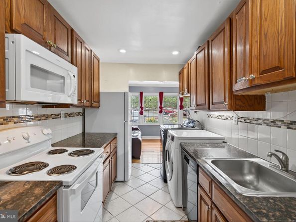 1232 Wilshire Drive, Herndon VA 20170