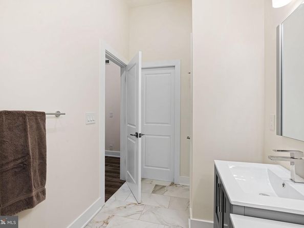1115 N American Street 4D, Philadelphia PA 19123
