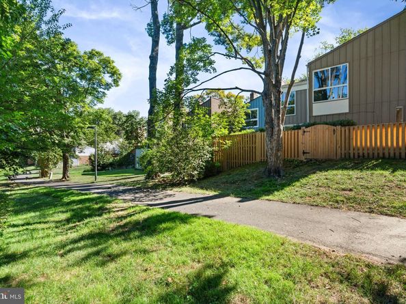 11478 Links Drive, Reston VA 20190