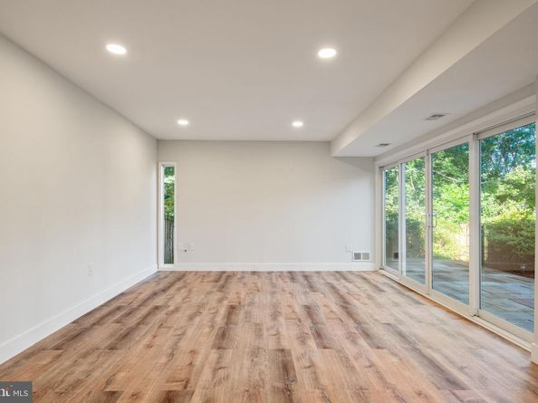 11478 Links Drive, Reston VA 20190