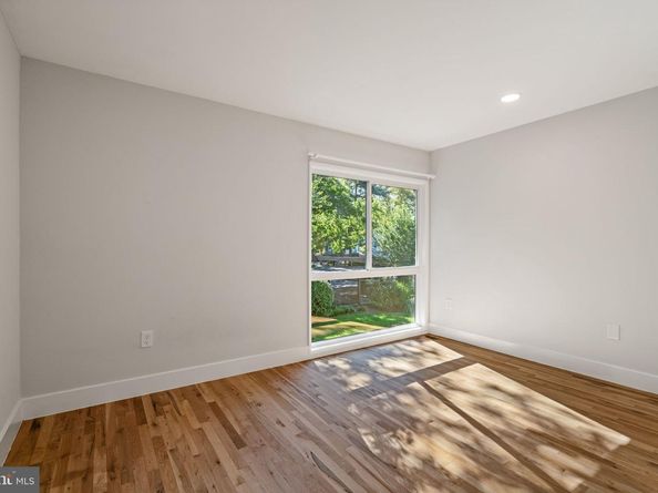 11478 Links Drive, Reston VA 20190