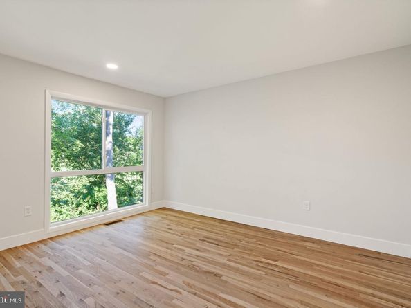 11478 Links Drive, Reston VA 20190