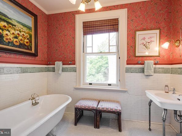 312 S Waterloo Road, Devon PA 19333