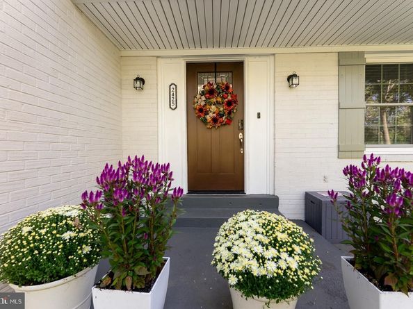2425 Hunter Mill Road, Vienna VA 22181