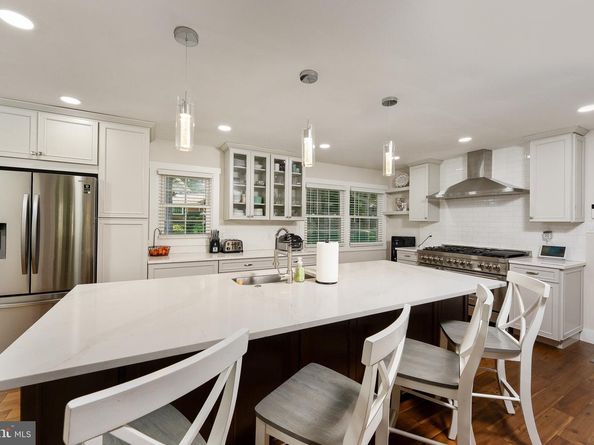 2425 Hunter Mill Road, Vienna VA 22181