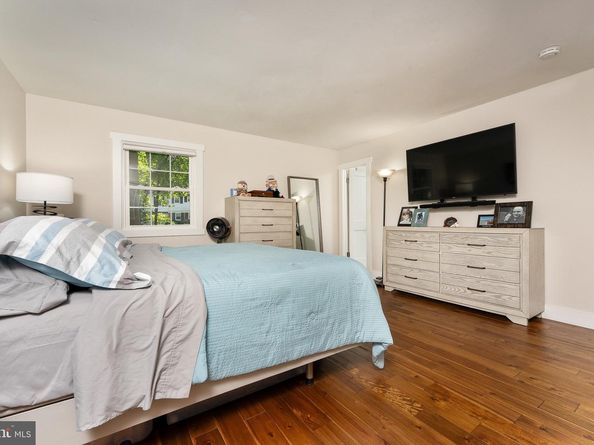 2425 Hunter Mill Road, Vienna VA 22181