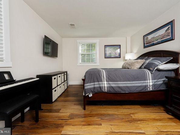 2425 Hunter Mill Road, Vienna VA 22181