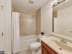 429 Shepherd Street NW 1, Washington DC 20011