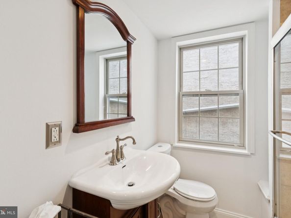 813 Kater Street B, Philadelphia PA 19147