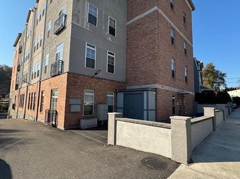 537 Apple Street