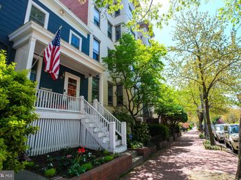 23 6TH Street NE
