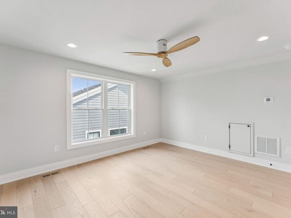 5017 17TH Street N, Arlington VA 22207