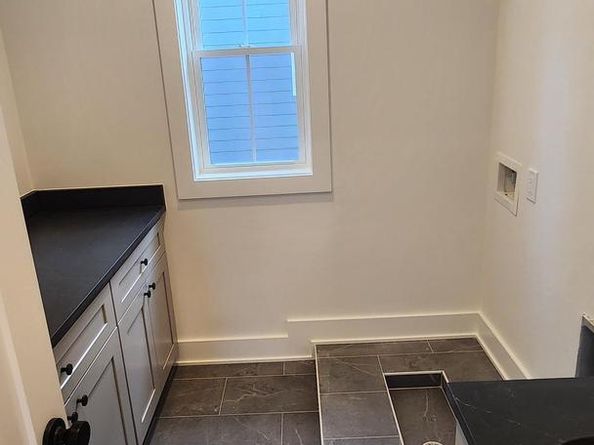 5017 17TH Street N, Arlington VA 22207