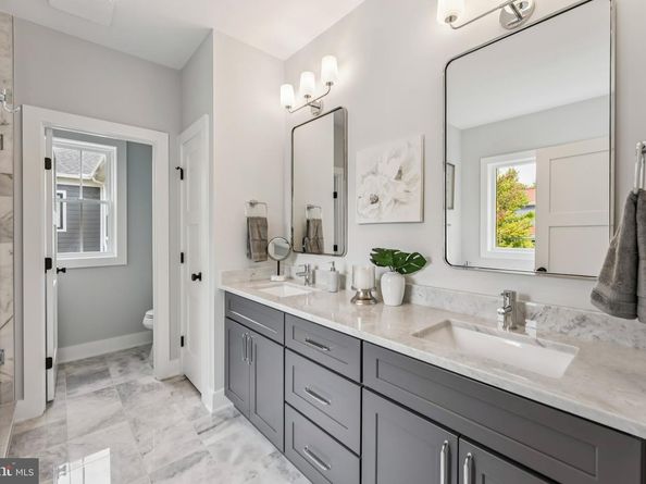 5017 17TH Street N, Arlington VA 22207