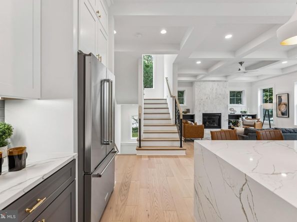 5017 17TH Street N, Arlington VA 22207