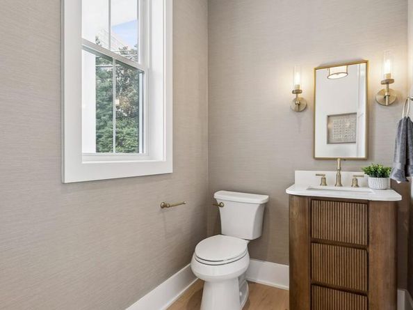 5017 17TH Street N, Arlington VA 22207