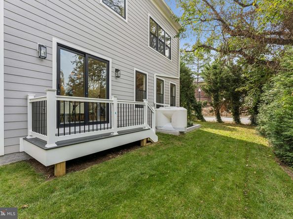 5017 17TH Street N, Arlington VA 22207