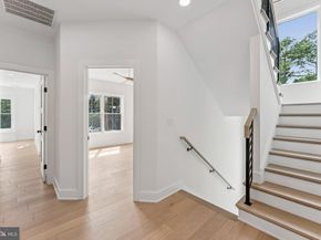 5017 17TH Street N, Arlington VA 22207