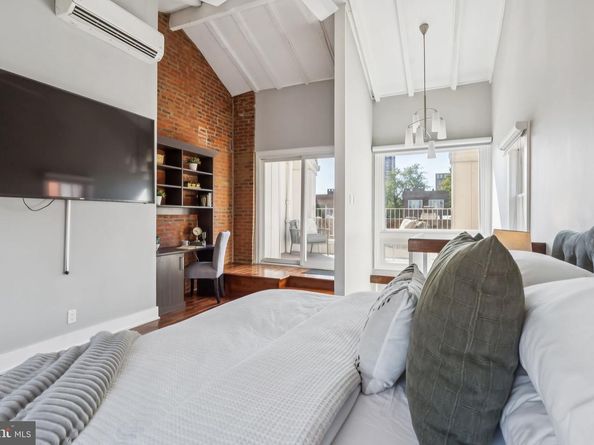 338 S 12TH Street, Philadelphia PA 19107