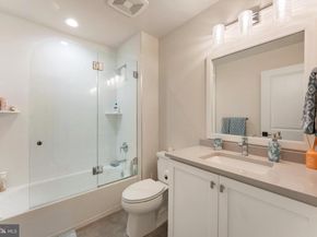 55 Parry Way, Warminster PA 18974