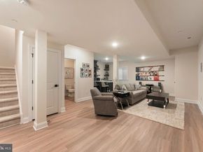 55 Parry Way, Warminster PA 18974