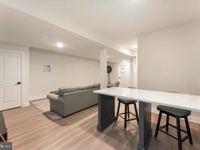 55 Parry Way, Warminster PA 18974