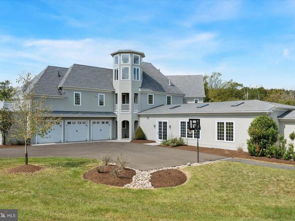 3 Tines Field Path, Newtown PA 18940