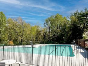 7621 Provincial Drive 304, Mclean VA 22102